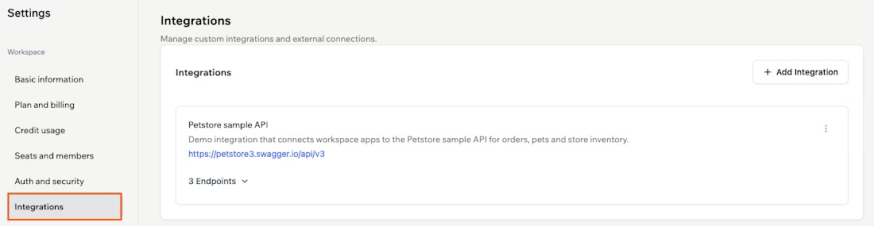 Afbeelding: Workspace-instellingen van Base44 met het tabblad Integrations en een custom API-integratie