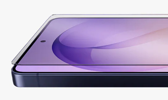 Afbeelding: Close-up van de Galaxy S26 Ultra met focus op frame, schermrand en premium afwerking