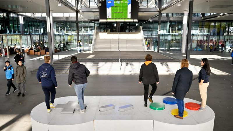 Studenten TU Eindhoven bouwen grootste werkende Nintendo-controller ter wereld
