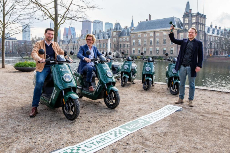 Elektrische deelscooters felyx rijden nu ook in Den Haag