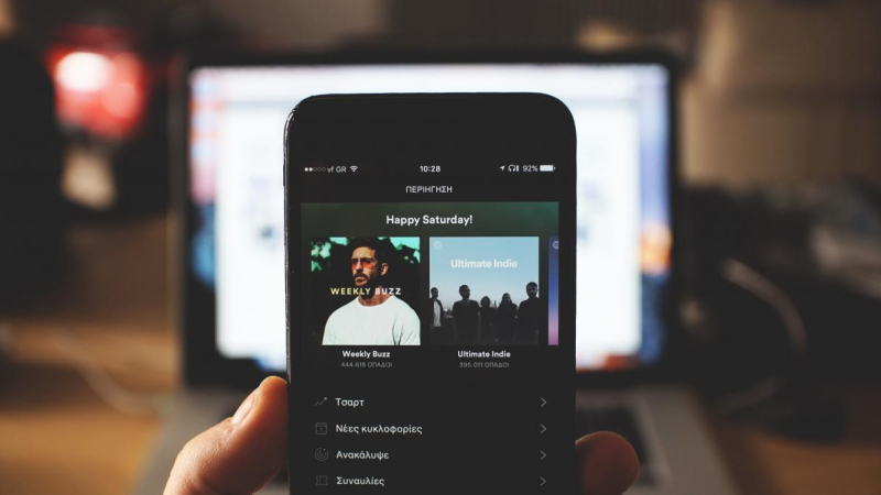 Spotify neemt podcastbedrijven over