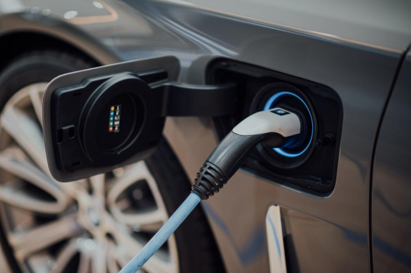 Is zakelijk elektrisch rijden goedkoper dan op benzine?