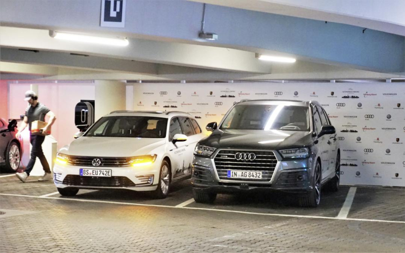 Volkswagen test met autonoom parkeren