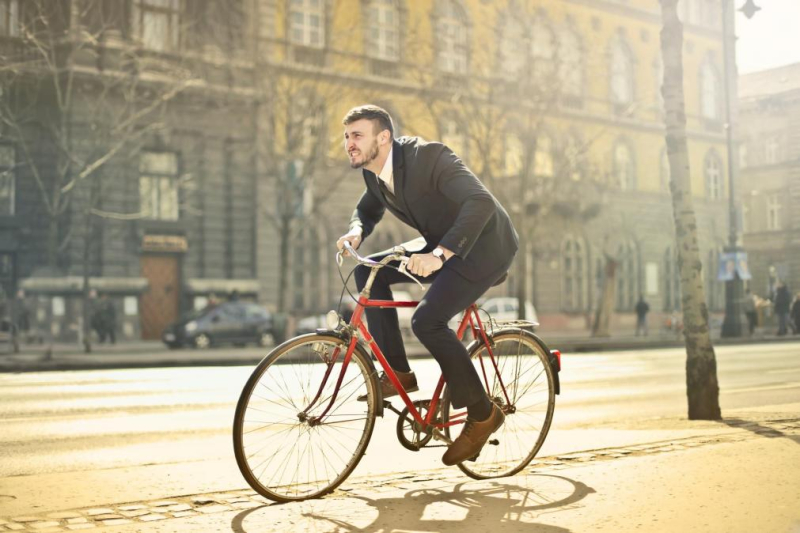 Waarom je op de elektrische fiets naar werk moet