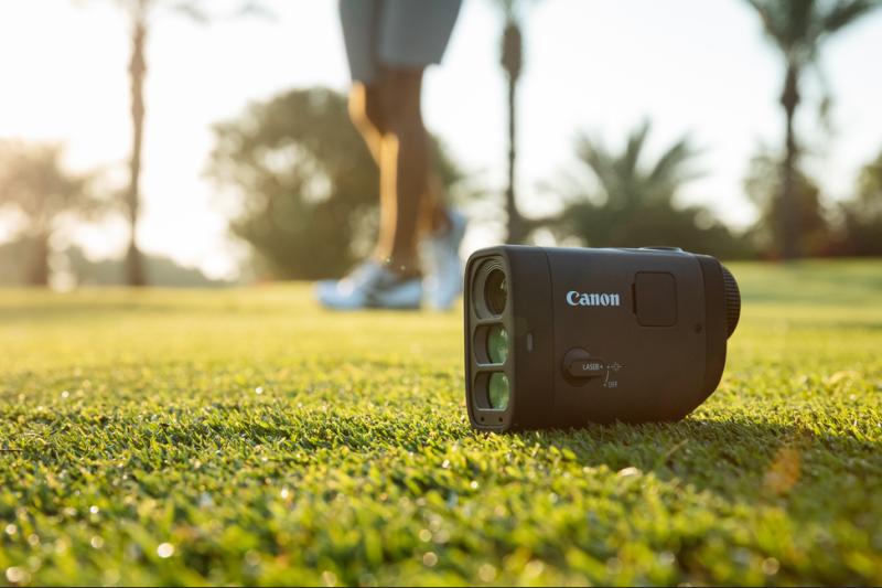 GOLFLIEFHEBBERS OPGELET: CANON INTRODUCEERT HAAR EERSTE GOLF RANGEFINDER