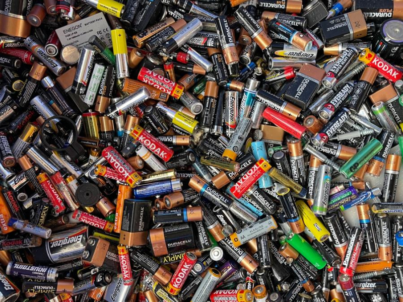 Batterijen uit bedrijfsleven nog te vaak bij restafval
