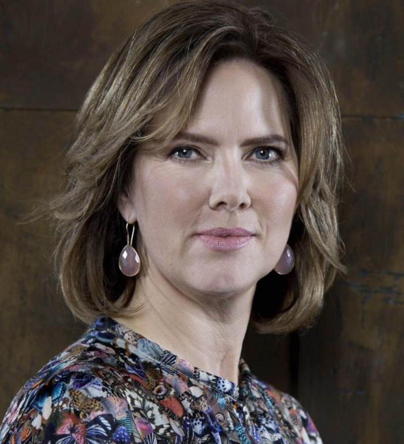 Stintum klaagt minister aan