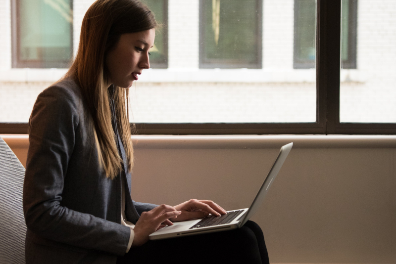 Eén op acht Nederlanders schaamt zich voor zijn werk