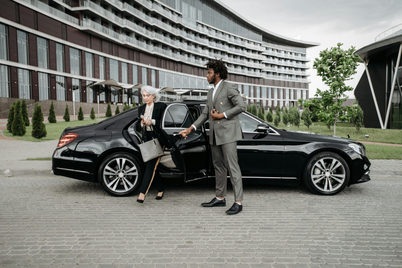 Reistijd wordt werktijd: ondernemen zonder zelf te rijden met Stuur Chauffeurs