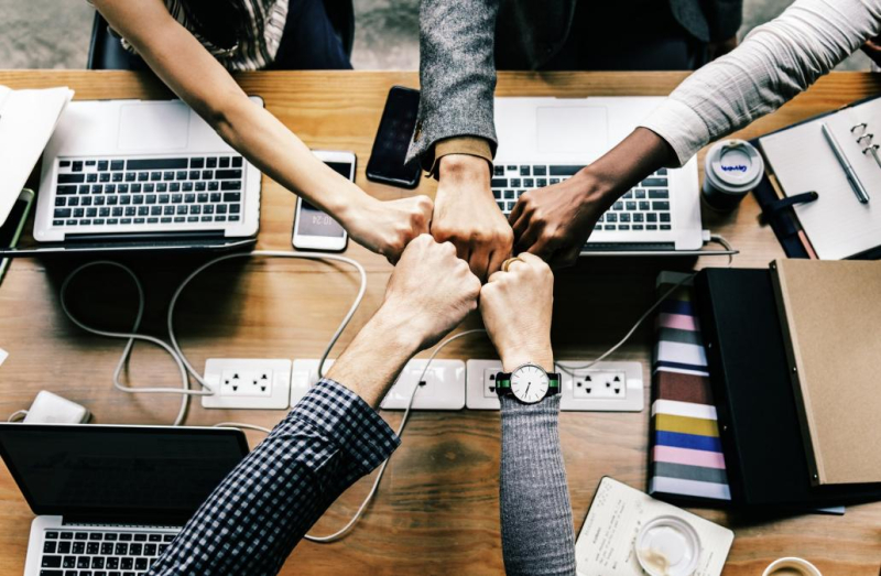 Nederlands platform Plek gaat strijd aan met Microsoft, Slack en WhatsApp