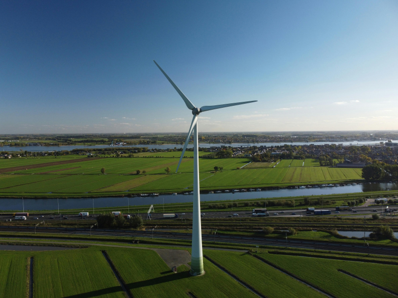 Investeren in duurzame energie: de technische impact op bedrijfspanden in 2026