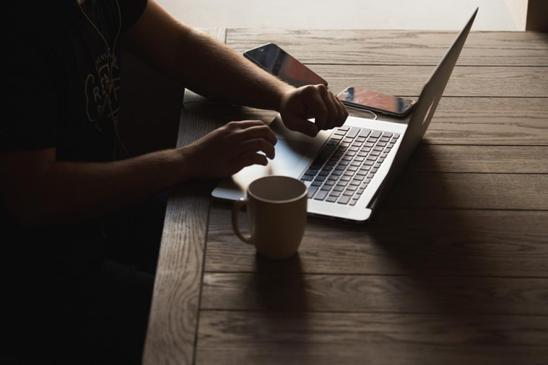 Vijf tips voor de aanschaf van een laptop voor thuiswerken