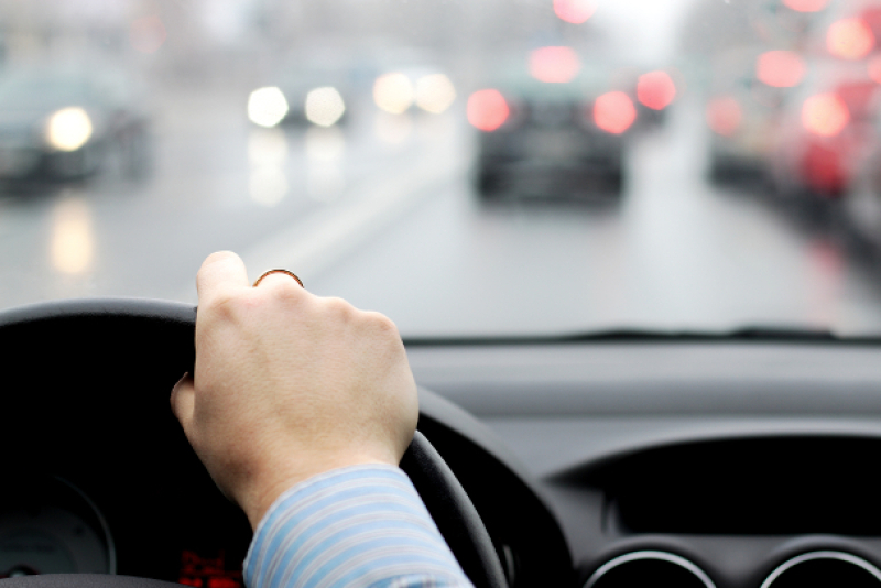 Bestuurders nemen meer risico in auto van de zaak, zegt TomTom