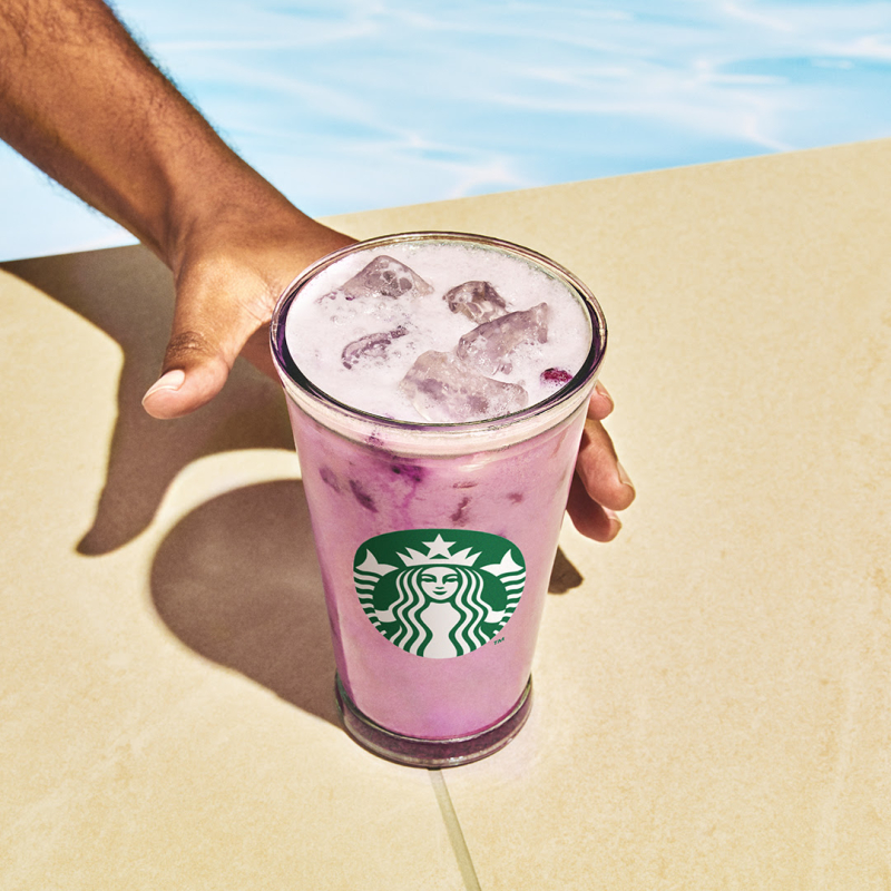 Houd je hoofd koel deze zomer met de nieuwe verkoelende smaken van Starbucks!