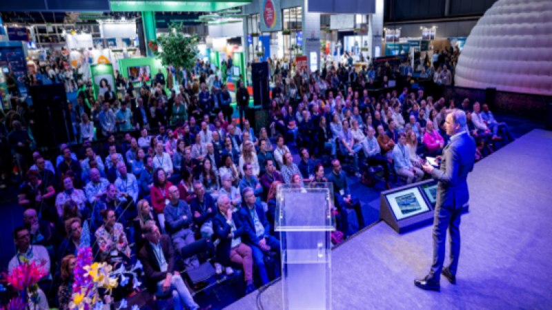 Europa’s eerste mens-robot opent nieuw vakevent Travel & Tech  