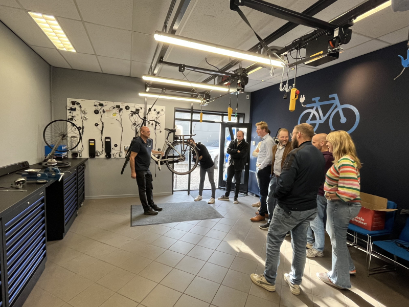 KwikFit investeert in talentontwikkeling en e-mobility