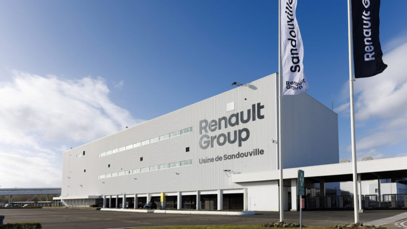 Productie nieuwe elektrische bedrijfswagens van Flexis in Renault Group fabriek Sandouville