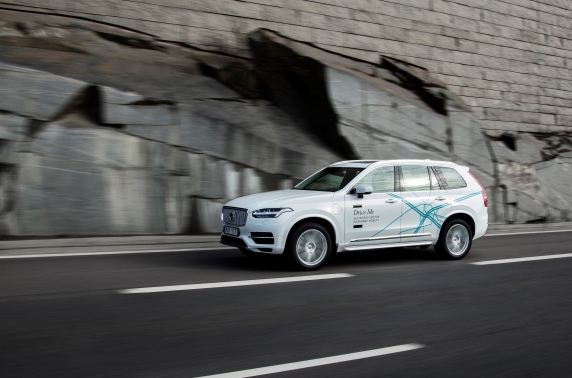 Volvo richt meer pijlen op autonoom rijden