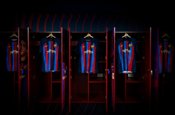 Spotify en FC Barcelona vieren ROSALÍA's 'MOTOMAMI' met een speciaal shirt