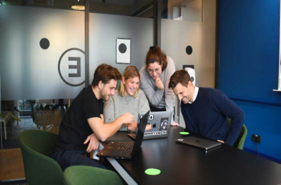 Geluk op de werkplek in het digitale tijdperk: strategieën voor duurzaam succes