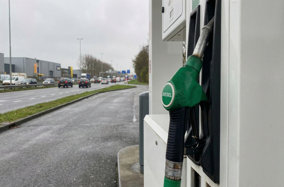 Ondernemer met dieselbus 550 euro meer kwijt op jaarbasis door recordprijzen