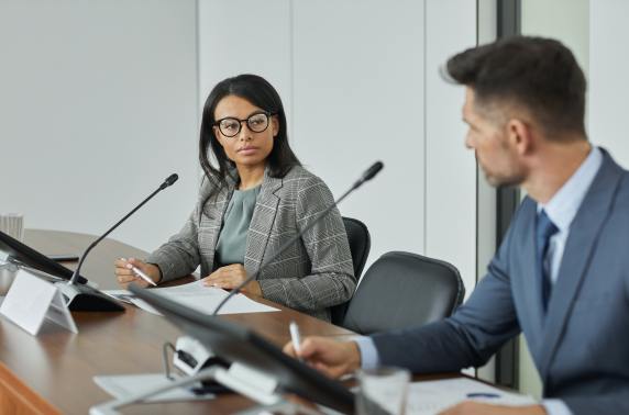 Nieuwe podcast geeft inzicht in invloed op publiek en politiek debat