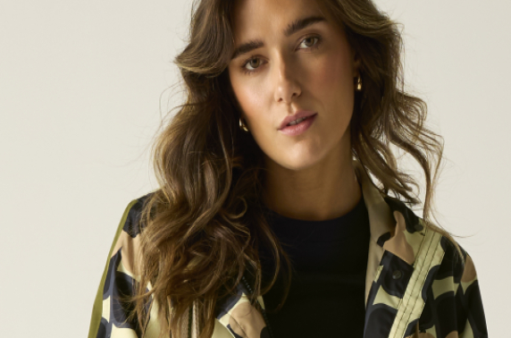 Stijlvol en droog op pad met de Regatta Orla Kiely regenjas