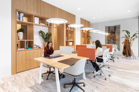 Met hybride werken besparen bedrijven gemiddeld 10.000 euro per werknemer