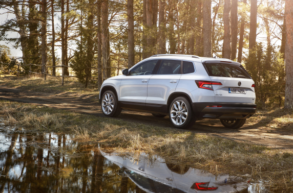 ŠKODA lanceert Business-varianten KAROQ