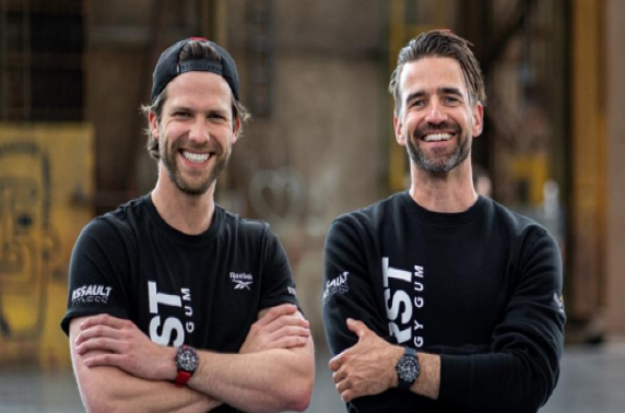 Thomas van der Vlugt gaat ondernemen en wordt zakenpartner van Mark Tuitert in First Energy Gum