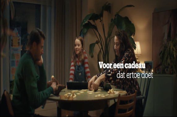 Bol brengt Sinterklaas en Kerstman samen in sinterklaascampagne: Voor een cadeau dat ertoe doet