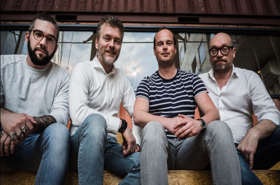 Friese Snakeware naar Amsterdam en wellicht ook buitenland