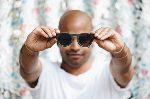 Startup komt met eerste 3D-geprinte zonnebril van plastic afval