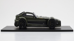 Wie zegt dat je je Donkervoort D8 GTO-JD70 niet in je kantoor mag parkeren?