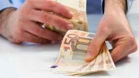 Overheid in top drie slechts betalende branches