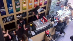 Tussen barista's en bonen: de Coffee Company van Dick de Kock gaat verder onder vleugels van Douwe Egberts