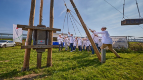 Eerste paal nieuwe pand Fortune Coffee de grond in