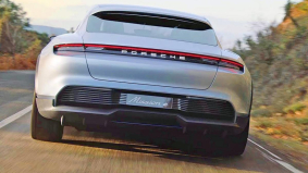 Studiemodel Porsche Mission E Cross Turismo in productie