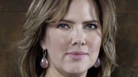 Stintum klaagt minister aan