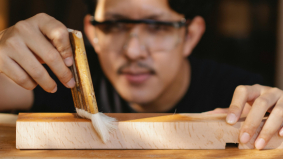 Houten regels voor binnen- en buitenconstructies met een natuurlijke uitstraling