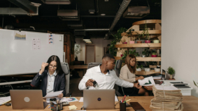 Ergonomisch én betaalbaar: waar je op let bij kantoorinrichting