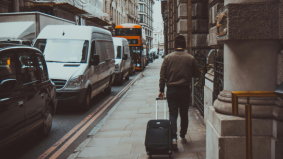 Slim reizen: de voordelen van een kofferset voor de moderne zakenreiziger