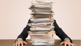 Merendeel Nederlanders stopt financiële post ongelezen in een la