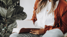 Loo van Eck schrijft boek voor betere zakelijke teksten