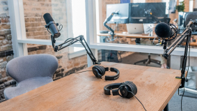 Podcast: “Geef digitaal budget voor reclamevrije online diensten”