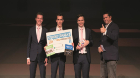 Twee jonge ondernemers excelleren met mini-ijslolly Frodio