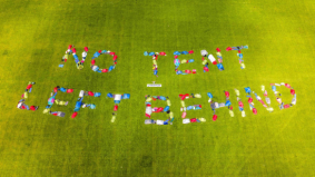 Decathlon zet stappen om achtergelaten tenten op festivals tegen te gaan