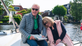  Janny, André en Nhaan ontdekken nieuwe waterwegen tijdens zomers avontuur