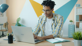 Bedrijven vertrouwen sleutelposities nog niet toe aan jong talent