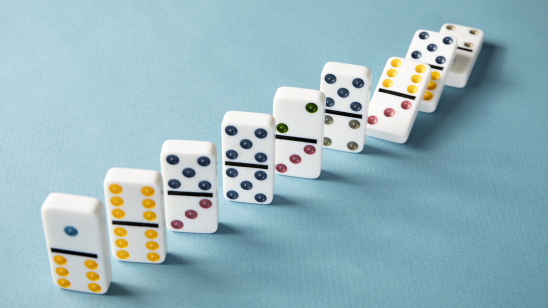 Vallende dominostenen